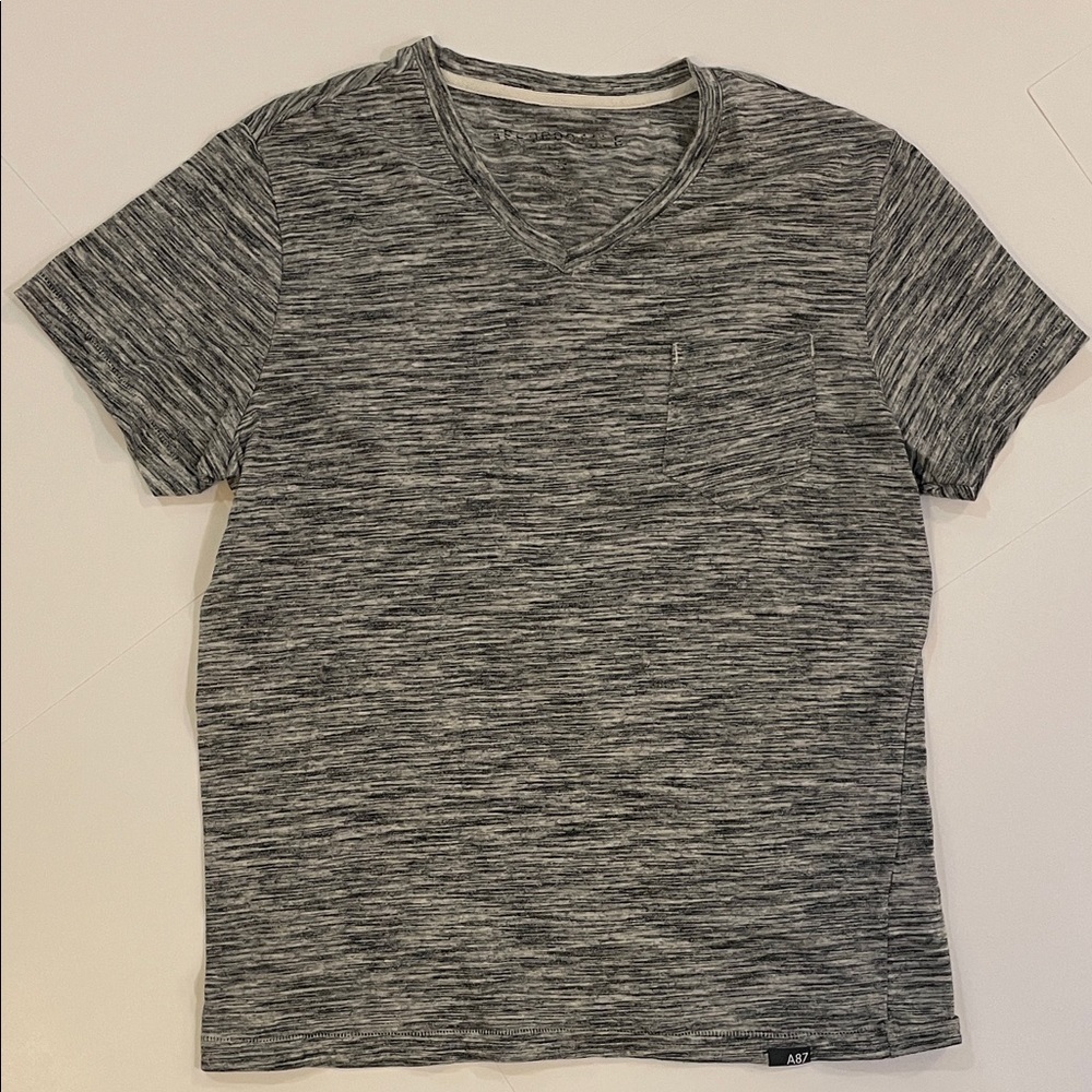 Mens Aeropostale Black and Gray V-Neck T-Shirt Size Large